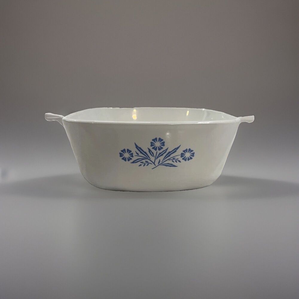 Corning Pyrex Cornflower Open Casserole P 1 1/2 B